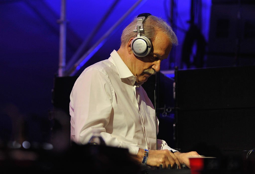 کار جورجیو مورودر با سینتسایزرها، تأثیر زیادی بر چندین ژانر موسیقی گذاشته که در بررسی آلبوم خاطرات با دسترسی تصادفی، به قطعه ای با نام او، اشاره شده است.