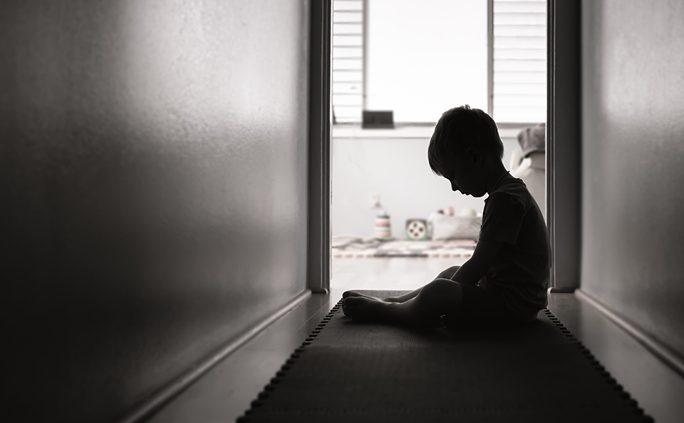 روانی که کتک خورده است: کودک آزاری روانی چیست؟