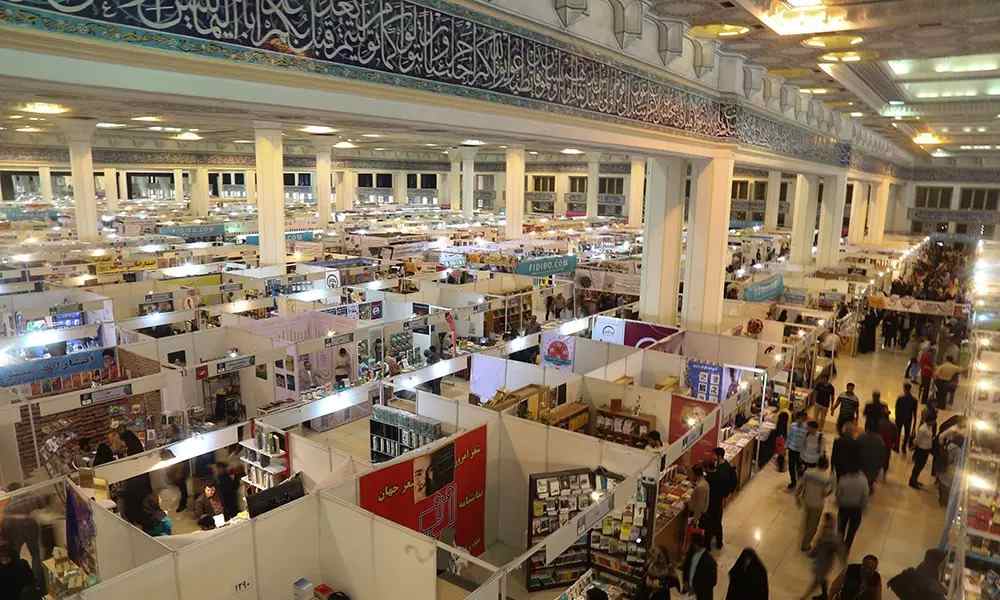 نمایشگاه بین المللی کتاب تهران ۱۴۰۲ سواد را ترویج می‌کند، عادت‌های خواندن را تشویق می‌کند و فرصت‌هایی را برای دوستداران کتاب فراهم می‌کند تا نویسندگان و عناوین جدید را کشف کنند.